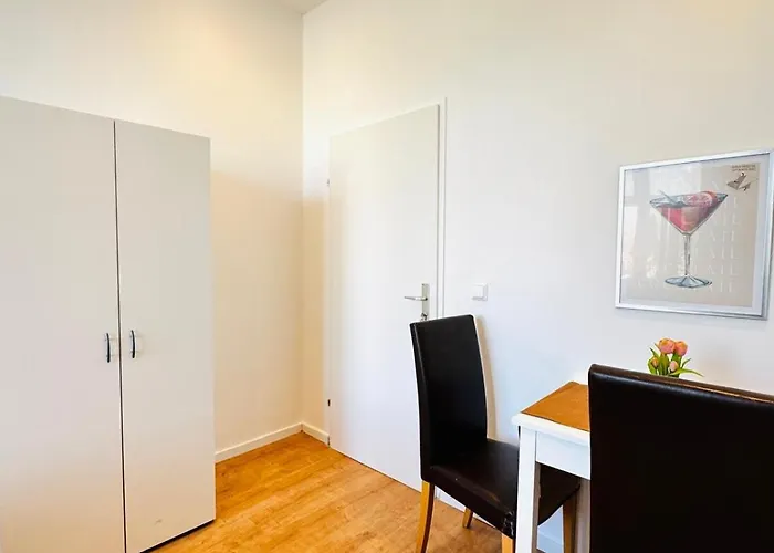Comfortable Private In 3br Near Kaufpark Alterlaa Βιέννη