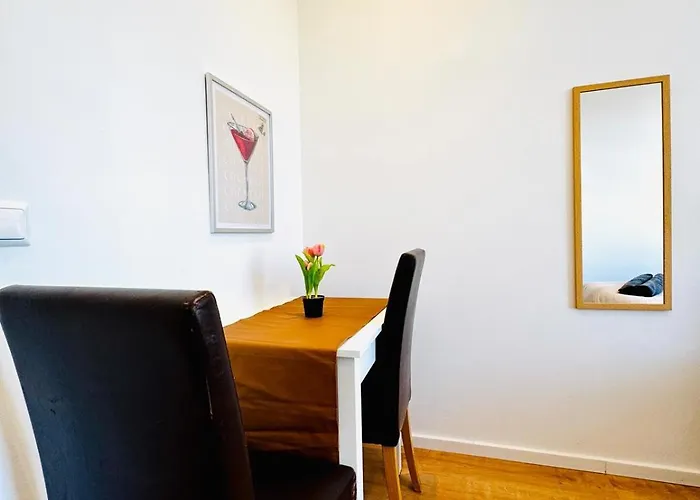 Comfortable Private In 3br Near Kaufpark Alterlaa Διαμέρισμα
