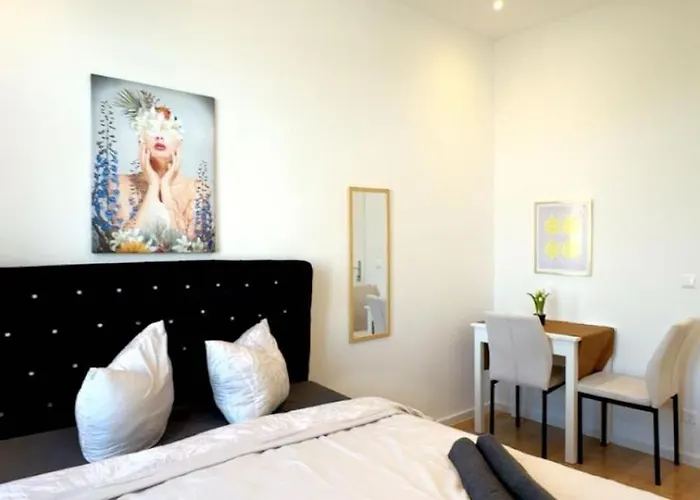 Comfortable Private In 3br Near Kaufpark Alterlaa Βιέννη